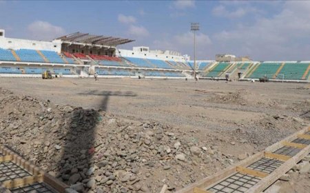 رمز الرياضة اللحجية ومتنفسها الأوحد.. ملعب معاوية من إرث رياضي إلى سوق تجاري!