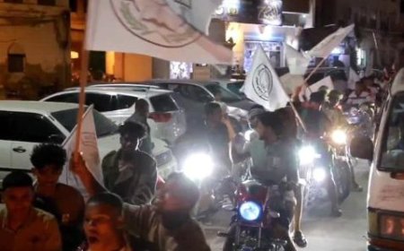 في اجواء يغمرها الفرح .. مسيرة بالدرجات النارية في المكلا اختفاء بذكرى الهبة الحضرمية