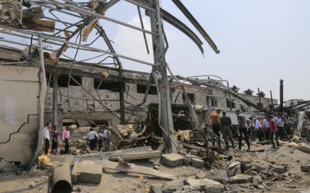 بسبب الغارات الإسرائيلية..أكثر من 312 مليون دولار خسائر موانئ الحديدة