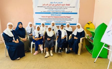 عدن..مؤسسة الحياة للتدخل المبكر تُعزز الثقة بالنفس بجلسات دعم نفسي لفتياتها