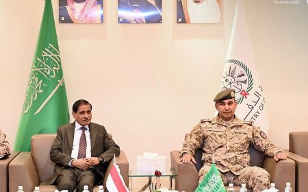 عضو مجلس القيادة "البحسني" يزور قيادة القوات المشتركة للتحالف