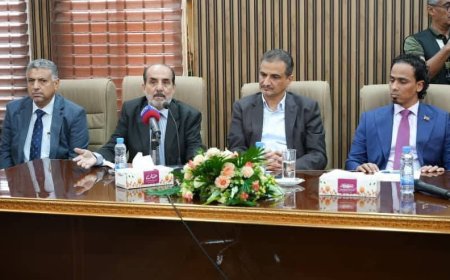 فريق التواصل والوعي السياسي بالمجلس الانتقالي يعقد لقاءً موسعاً مع السلطة المحلية في العاصمة عدن