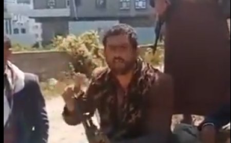 بالفيديو مسلحون يحاصرون شرطة هذه المحافظة.. فهل تكون شرارة ثورة ضد مليشيا الحوثي؟!