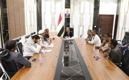 المحافظ بن ماضي يؤكد وقوف السلطة المحلية إلى جانب مطالب قضاة حضرموت