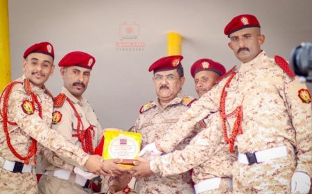 خريجو الكلية العسكرية الدفعة الثانية يطالبون وزير الدفاع سرعة اعتماد رواتبهم