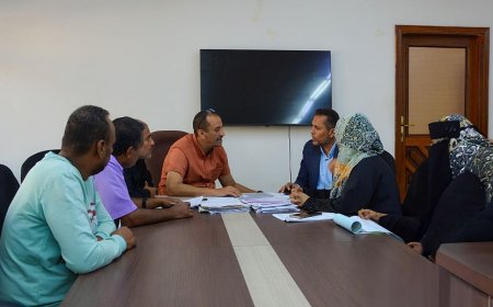 لقاء يناقش في عدن مشروع تصريف مياه الأمطار بشارع التسعين