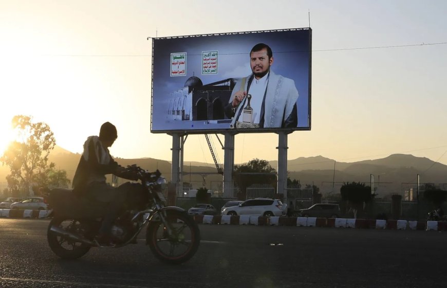 وزير الإعلام: عبدالملك الحوثي يعاني غيبوبة سياسية.. وهكذا سيكون مصيره!