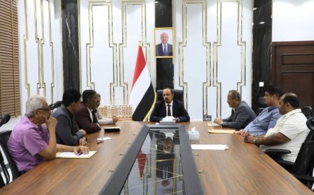 بينما عدن تعاني من ظلام دامس.. لقاء في حضرموت يناقش احتياجات قطاع الكهرباء من الوقود