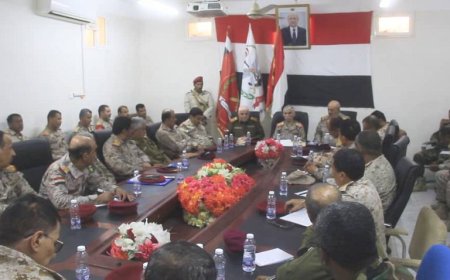 اجراء مراسم الاستلام والتسليم بين قيادة المنطقة العسكرية الاولى الخلف والسلف