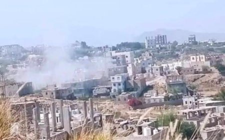 بالاسم.. إصابة فتاة بقصف حوثي على منطقة العريش