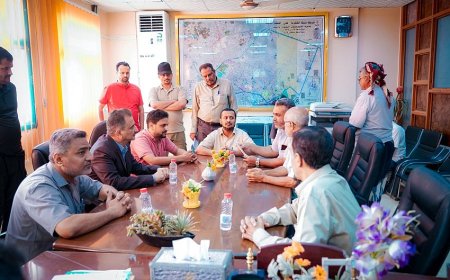 لملس يتفقد سير العمل في المنطقة الثانية لكهرباء عدن