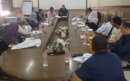 مجلس كلية العلوم الإدارية بجامعة عدن يدين بأشد العبارات ماتتعرض له أرض الحرم الجامعي