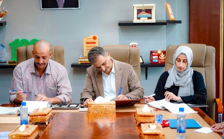 محافظ عدن يوقع مذكرتي تفاهم لدعم مشروعي المياه والكهرباء بالتعاون مع منظمة "يمن إيد"