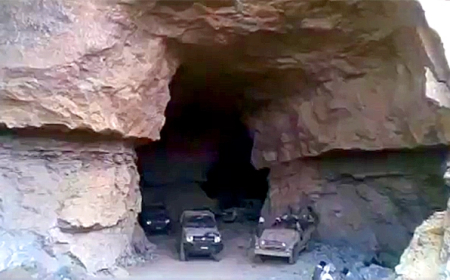 إسرائيل تشن غارات جوية على احد كهوف زعيم جماعة الحوثي