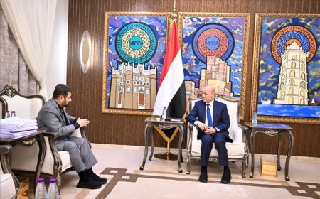 متابعة رئاسية مباشرة.. الرئيس العليمي يلتقي رئيس الجهاز المركزي للرقابة والمحاسبة