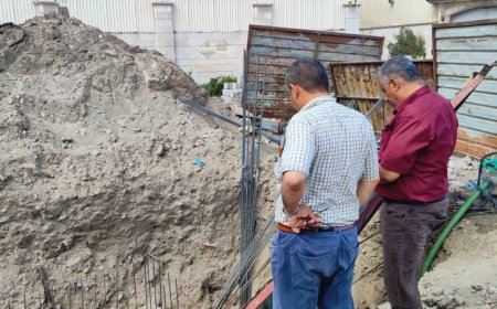 مدير مشاريع مياه عدن يطلع على تنفيذ مشاريع صرف صحي بتمويل دولي