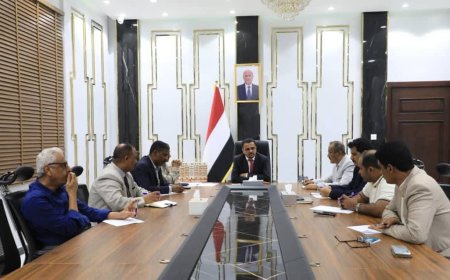 خلال اجتماع أوضحت فيه الصورة الكاملة لأبناء حضرموت في قطاعات الخدمات وعلى رأسها الكهرباء،،السلطة المحلية بحضرموت تطالب مجلس القيادة الرئاسي والحكومة للإيفاء بالتزاماتهما تجاه المحافظة