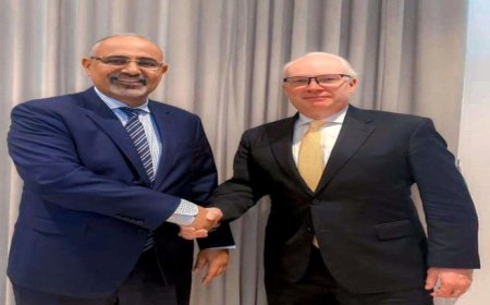  ماذا دار بينهما؟!.. نائب الرئاسي الزُبيدي يلتقي المبعوث الأمريكي