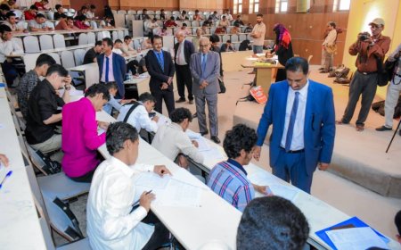 الوكيل الجفري يدشن امتحان المفاضلة التنافسية على المنح في عدن ويعلن إطلاق منصة الابتعاث الموحدة