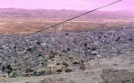 عمران.. مليشيا الحوثي تحاصر قبائل الغولة بعد قطع طريق للمطالبة بإطلاق قاطرة محتجزة في صعدة