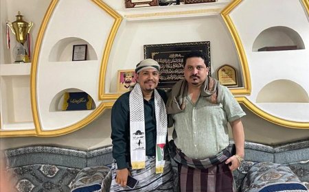 عقب خروجه من السجن.. أول صورة للصحفي أحمد ماهر وأول تعليق