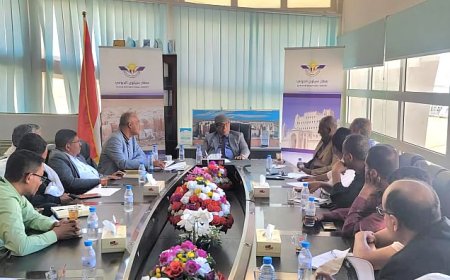 اجتماع برئاسة رئيس هيئة الطيران يناقش خطة عمل مطار سيئون الدولي للعام 2025م