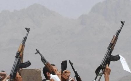 رئيس مجلس القيادة يرحب باعادة تصنيف الحوثيين منظمة ارهابية اجنبية