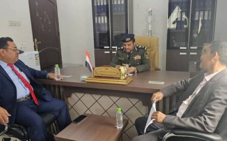 اللواء الركن محمد الشريف يناقش مع مدير كلية الشرطة بحضرموت تحضيرات العام التدريبي الجديد