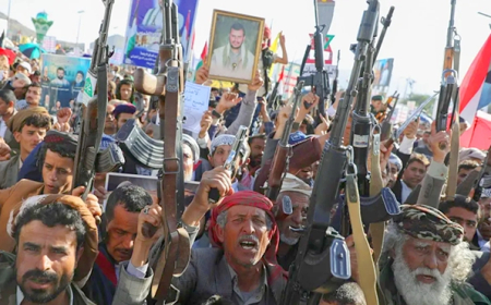 ستفشل كما فشلت في البحر!!.. جماعة الحوثي تعلق على تصنيف أمريكا لها كـ(منظمة إرهابية)