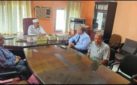 قيادة الاتحاد السياحي اليمني.. تلتقي بمدير عام مكتب الأوقاف في مدينة المكلا بمحافظة حضرموت