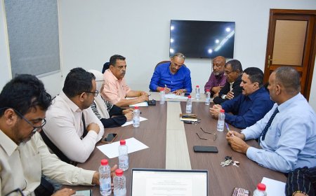 تسليم موقع مشروع انشاء محطة الضخ الرئيسية لمياه الصرف الصحي بخورمكسر