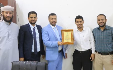 موظفو قطاع الإرشاد بوزارة الأوقاف يكرمون وكيل القطاع