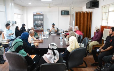 خلال اجتماع المكتب التنفيذي.. مدير عام صيرة يشدد على رفع مستوى الخدمات المقدمة للمواطنين 