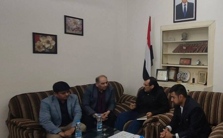 المستشار المخلافي يلتقي رئيس قطاع التعاون الدولي بجامعة انتجرال الهندية.