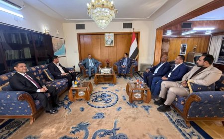 وزير الشباب والرياضة يزور سفارة بلادنا لدى العراق