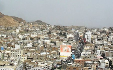 معلم يُنهي حياته بعد قتل زوجته وابنه في تعز