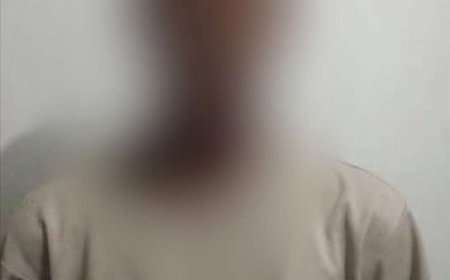 اعتقال شاب في عدن بعد الاعتداء مختل عقليا 