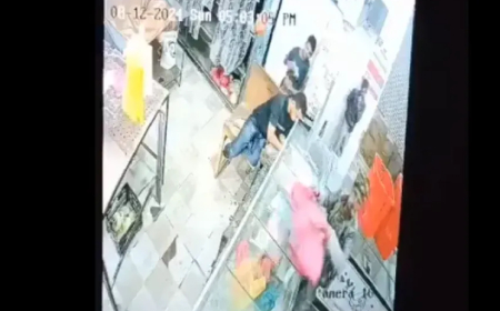 تفاصيل جريمة بشعة.. طعن شاب حتى الموت أمام الملأ داخل أحد المحلات التجارية في إب