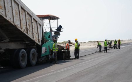 90 بالمائة نسبة إنجاز مشروع صيانة طريق الرحاب - كنديان (المرحلة 2) في عدن
