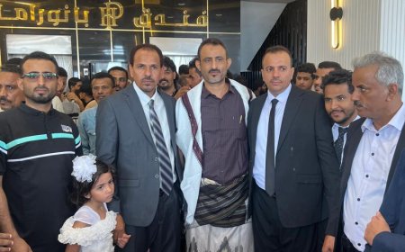 مؤسسة المشدلي للنجارة الفنية تهنئ إدارة فندق بانوراما بمناسبة الافتتاح الرسمي دوره في دعم قطاع السياحة بعدن