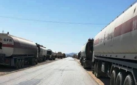 سائقو شاحنات المحروقات يشكون احتجازهم في مداخل شبوة