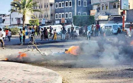 تلوّيح بتنفيذ العصيان المدني الشامل في مواجهة التدهور المعيشي في عدن