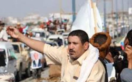 المناضل الجنوبي أديب العيسي يتهم حكومة معاشيق وجولدمور بالاختفاء عن الشعب ومعاناتهم!