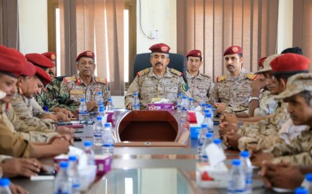 رئيس هيئة العمليات يزور مقر قيادة المنطقة العسكرية الثانية