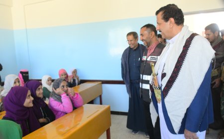 بتمويل كويتي...افتتاح مركز خديجة بنت خويلد التعليمي في مديرية الوادي بمأرب.