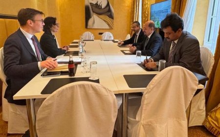 وزير الخارجية يبحث مع مفوضة الاتحاد الأوروبي تعزيز التعاون الإنساني