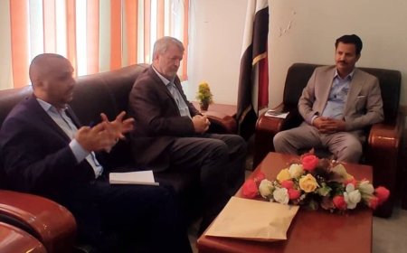 نائب وزير التربية د. العباب يلتقي الممثل المقيم لمنظمة اليونيسف في اليمن