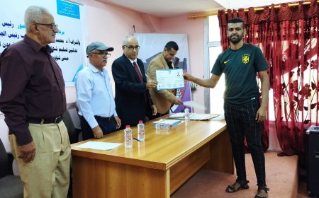 جامعة عدن تدشن صرف شهادات خريجي كلية اللغات للعام الجامعي 2023/2024