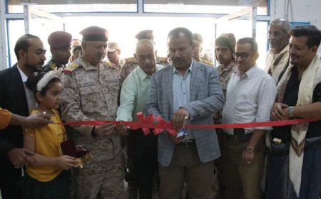 الوكيل العامري يفتتح معرض الشهر الكريم بسيئون 