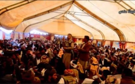 قبائل عنس تتظاهر في ذمار تنديداً بإطلاق جماعة الحوثي سراح قاتل